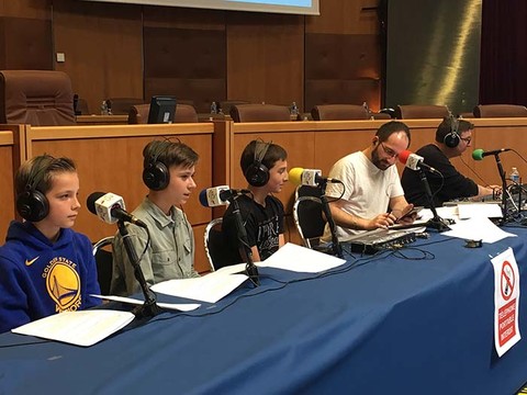 Les collégiens ont enregistré en direct leur émission depuis l'hémicycle du Conseil départemental.